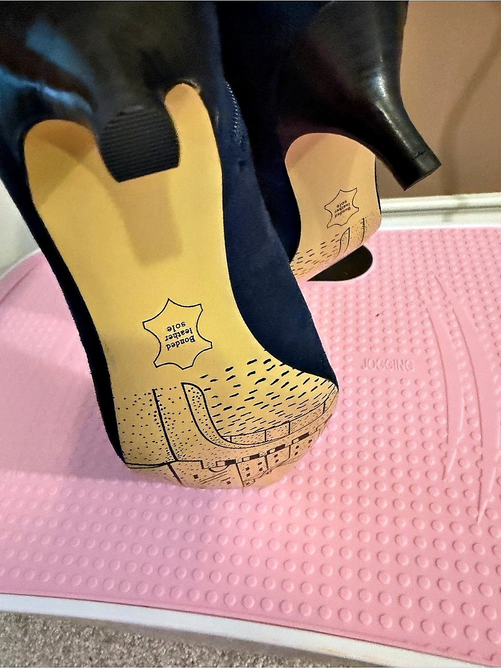 Bella Vita Pointed-Toe Ankle Boots side zip true navy Blue suede  US 7.5 NWOB - Picture 4 of 10